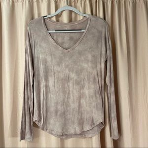 American Eagle Soft and Sexy V-Neck Long Sleeve